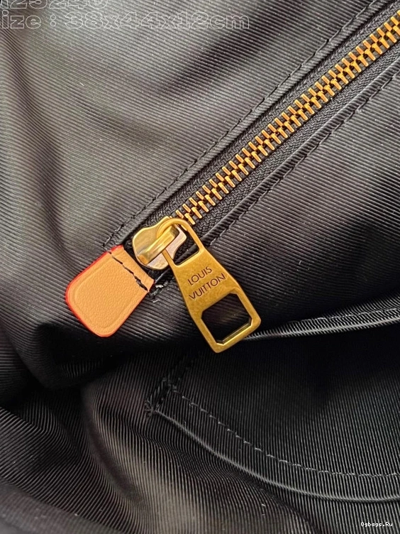 Vuitton MM-38*44*12.5CM Backpack Louis Christopher 0117